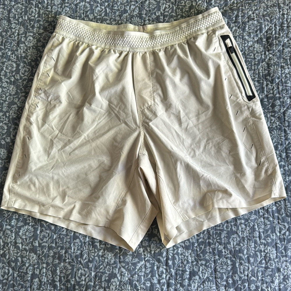 Ten thousand session short with liner